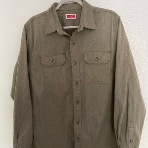 Wrangler Button shirt - Olive Green - Men’s Medium